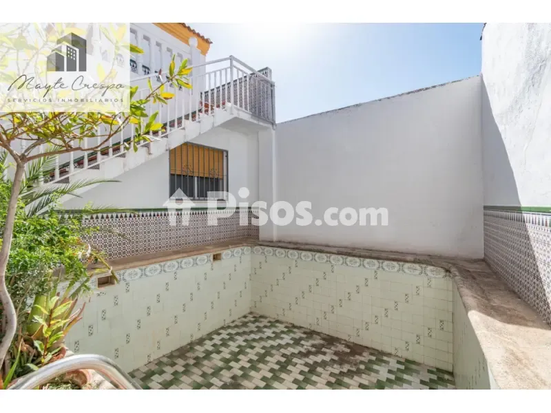 Aed - Corner House with Pool in Atarfe