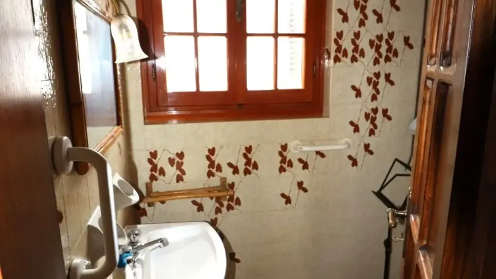 Salles de bain - Villa with Private Garden in Montevarchi