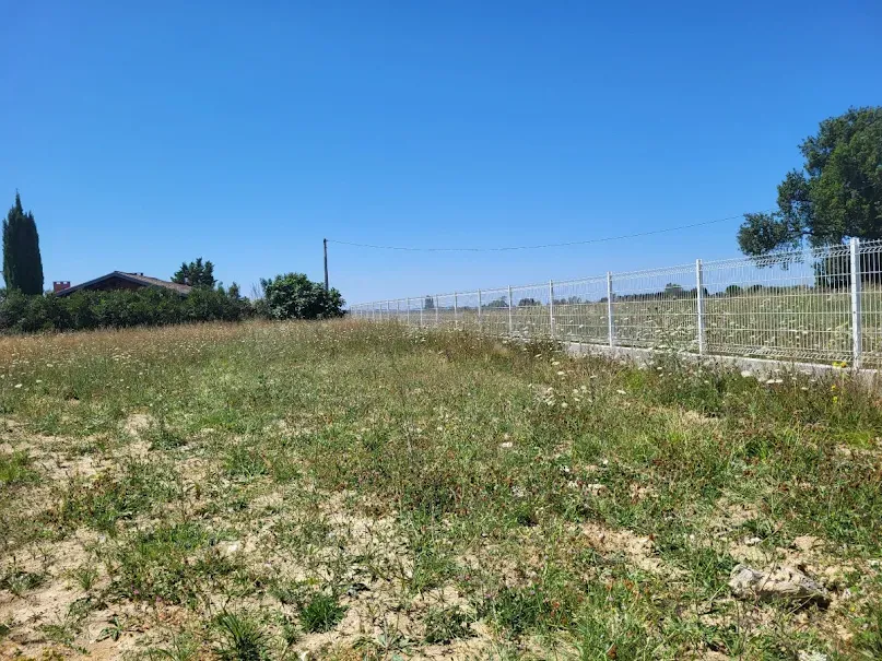 Aed - Buildable Plot with South Exposure in Odars