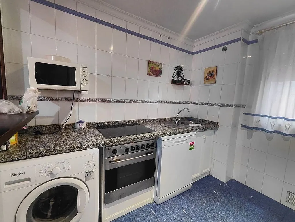 Cuisine - Apartment with Balcony in Los Palacios