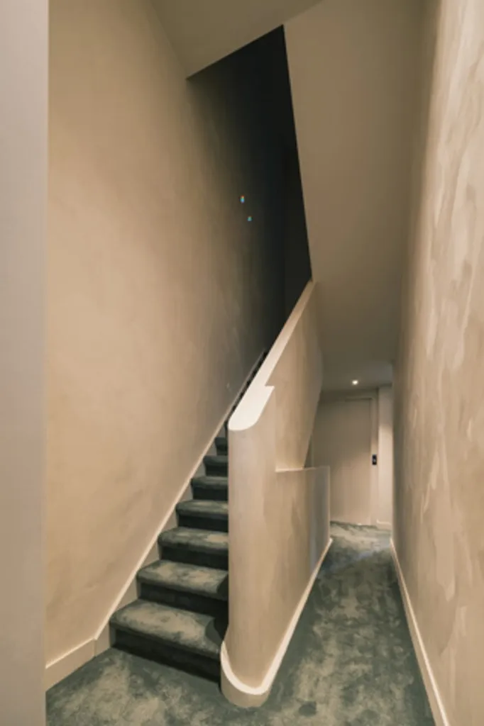 Toad - Architecturally Distinctive Townhouse in Antwerp
