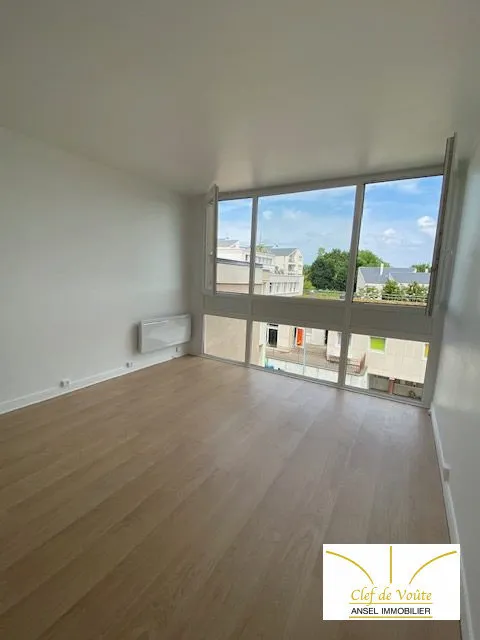Stanze - Studio with Parking near Centre, Rueil-Malmaison