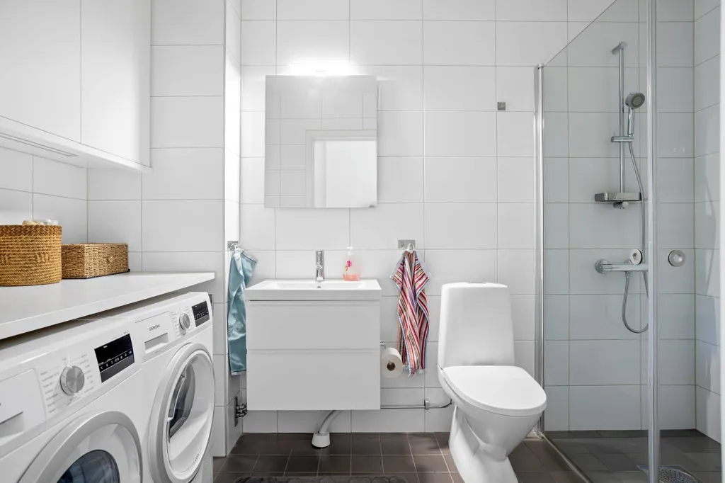 Vannitoad - Apartment with Balcony in Central Location