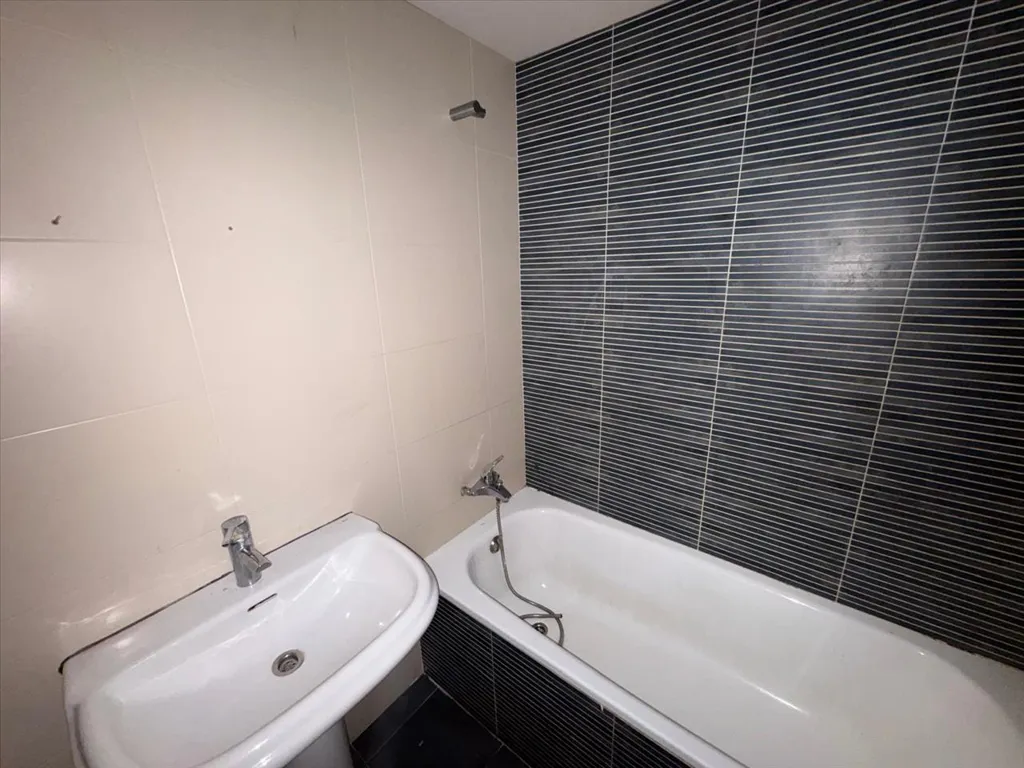 Bathrooms - Apartment with Garage and Lift in Vícar