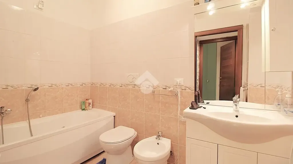 Salles de bain - Modernised Triplex in Milan's Quiet Court