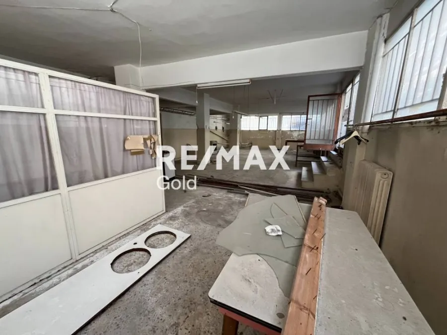 Stanze - Warehouse with Potential in Kato Toumba