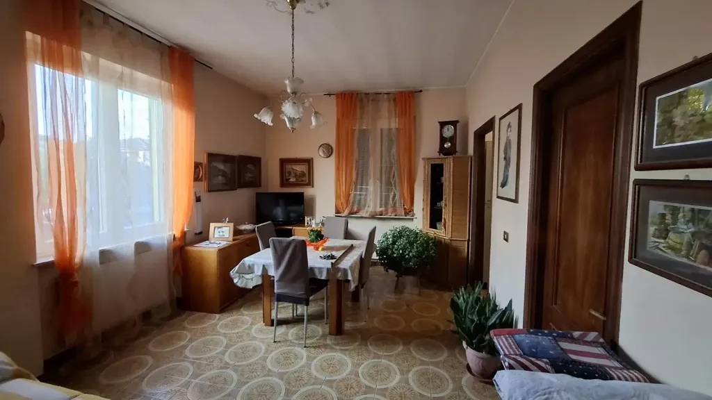 Salle à manger - Villa with Garden in Gossolengo Centre