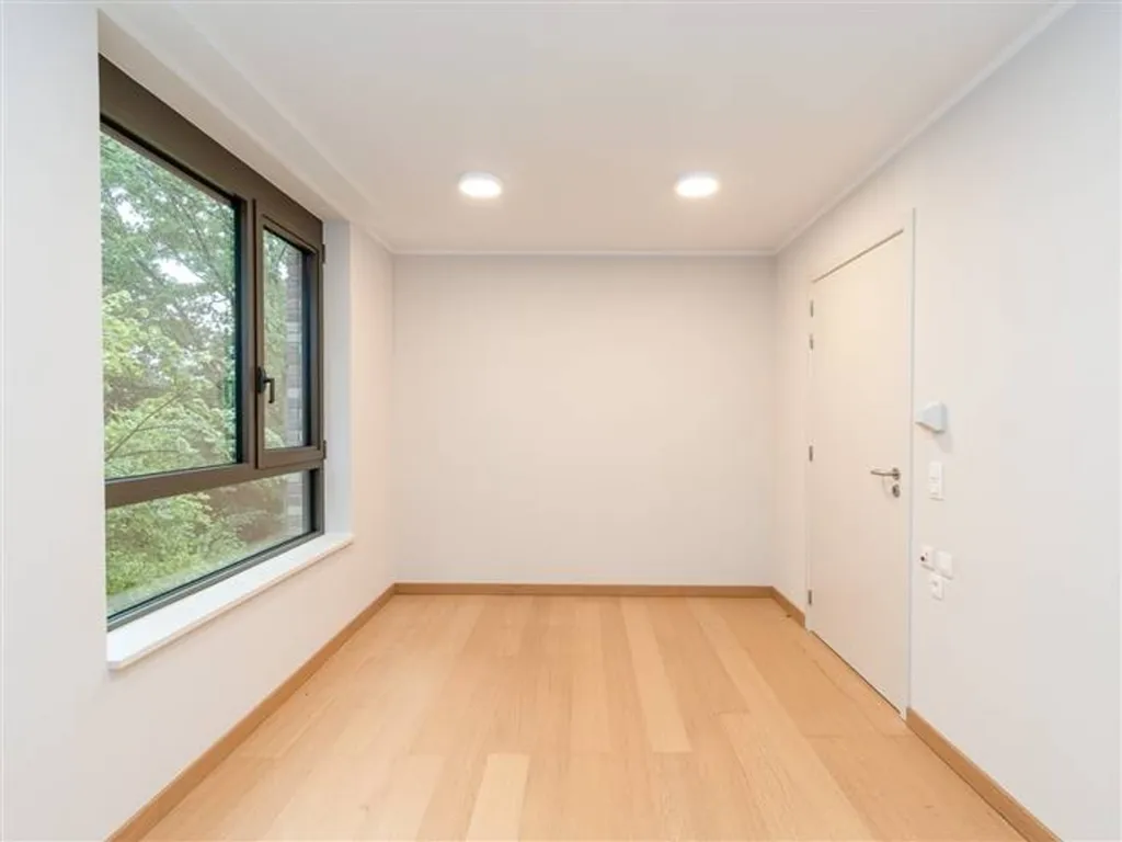 Toad - Service Flat with Central Green Location in Brasschaat