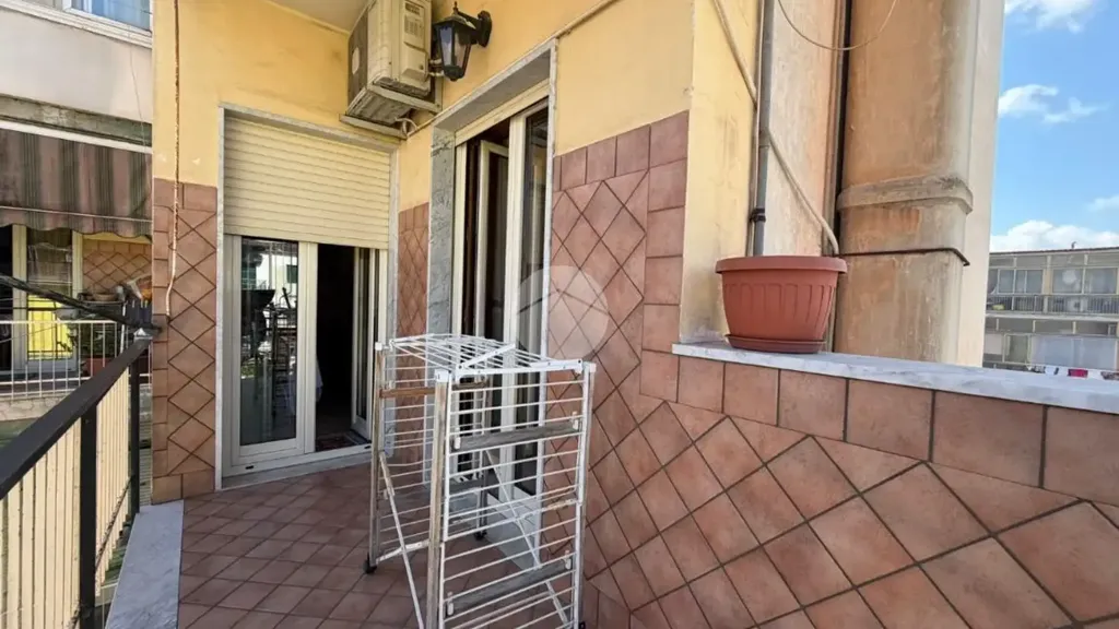 Balcon - Apartment with Balconies in Central Naples