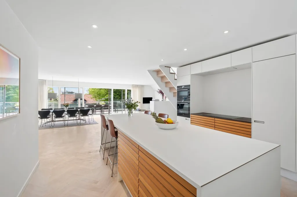 Cuisine - Fenced Villa with Garden in Klampenborg