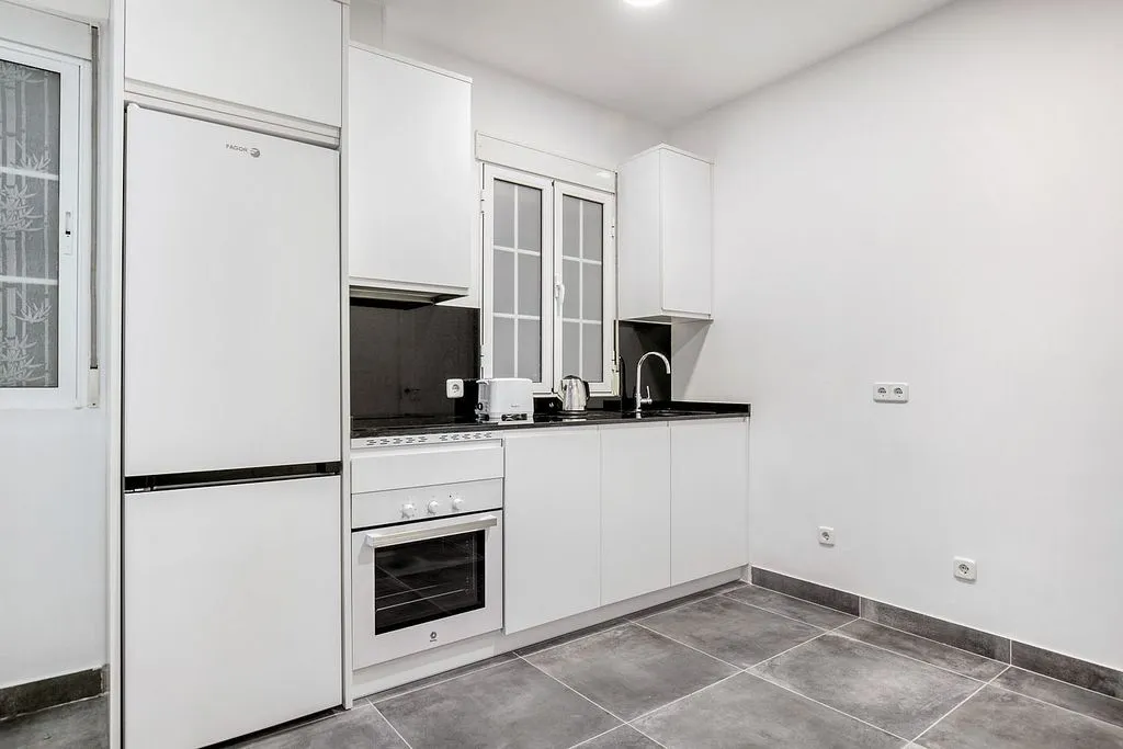 Kitchen - Furnished Flat with Balcony in Madrid Centre