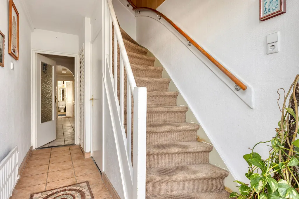 Toad - Renovatable Corner House with Garden in Goes