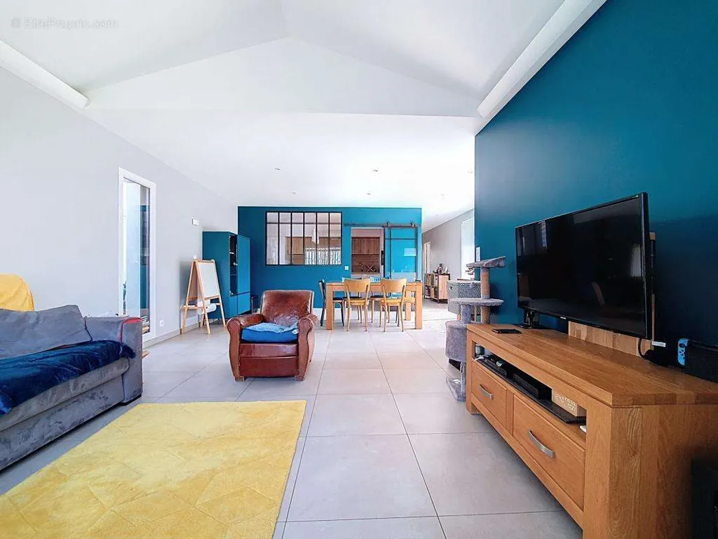 Séjour - Maison contemporaine avec piscine à Mions
