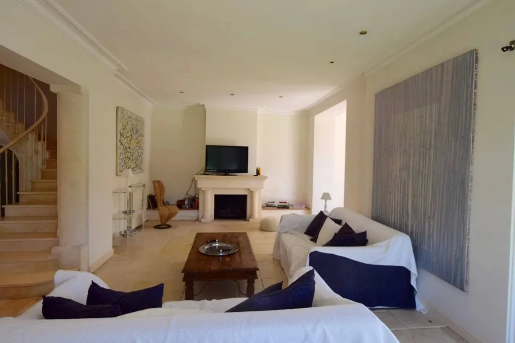 Elutuba - Luxury Villa with Pool in Antibes