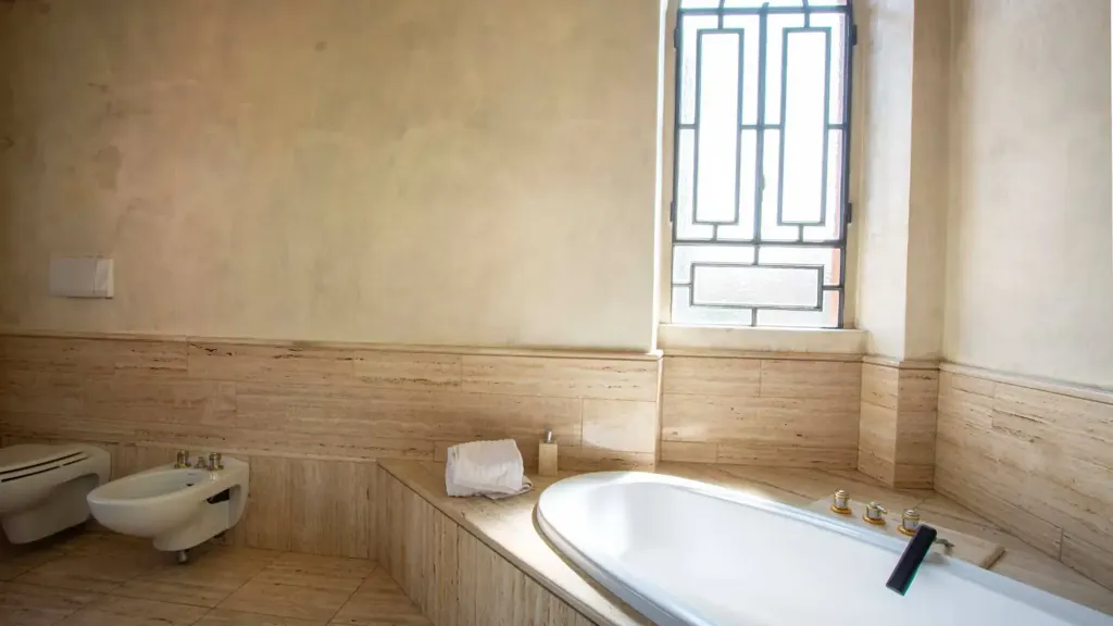 Bathrooms - 1920s Villa with Garden in Vigevano Centre