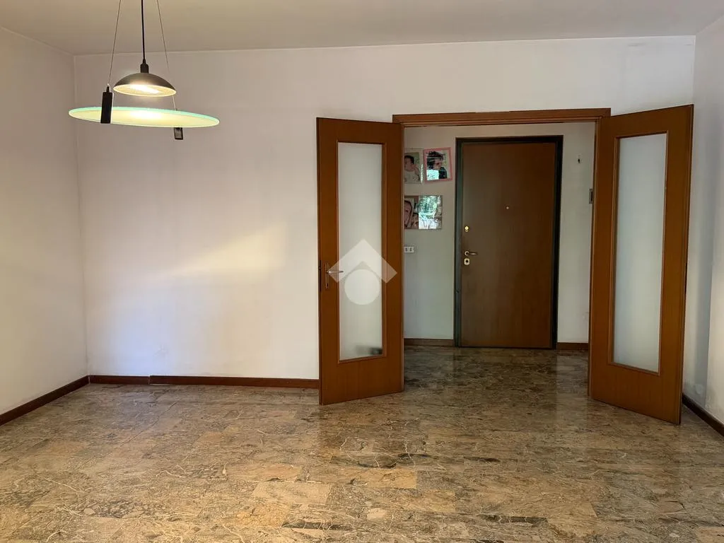Entrée - Four-Room Apartment with Terrace in Milan