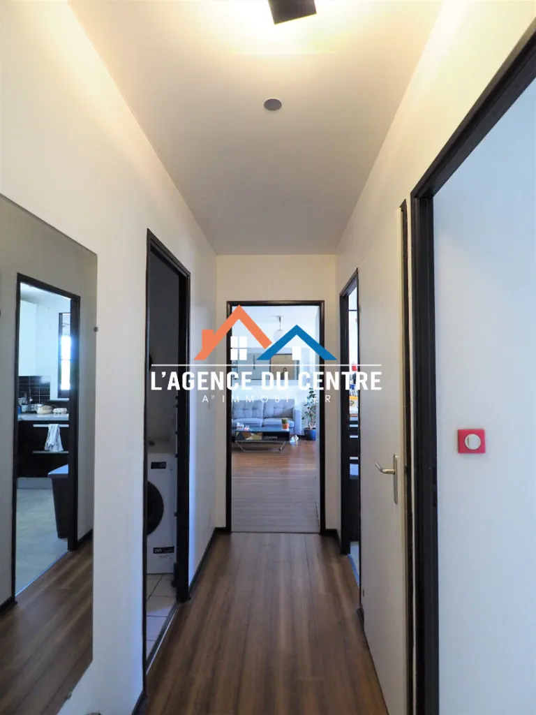 Esik - 2-Bedroom Flat with Balcony in Carrières-sous-Poissy