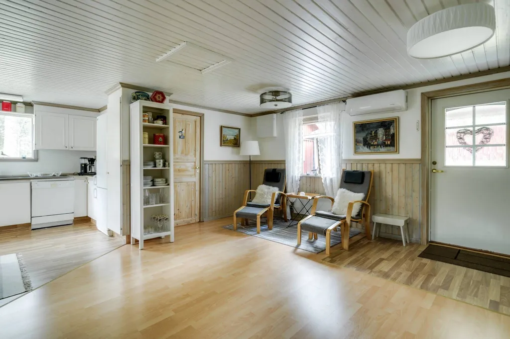 Söögituba - Charming Cottage with Lake View in Örebro
