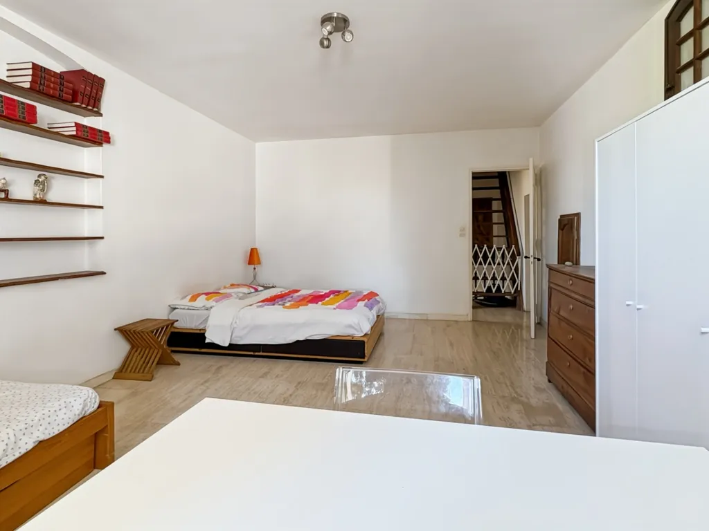 Bedrooms - Character Provençal House with Pool in Château-Gombert
