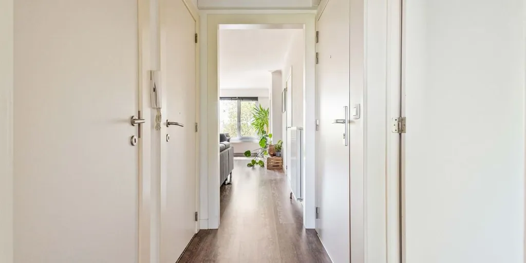 Esik - Renovated Apartment with Garage in Ekeren