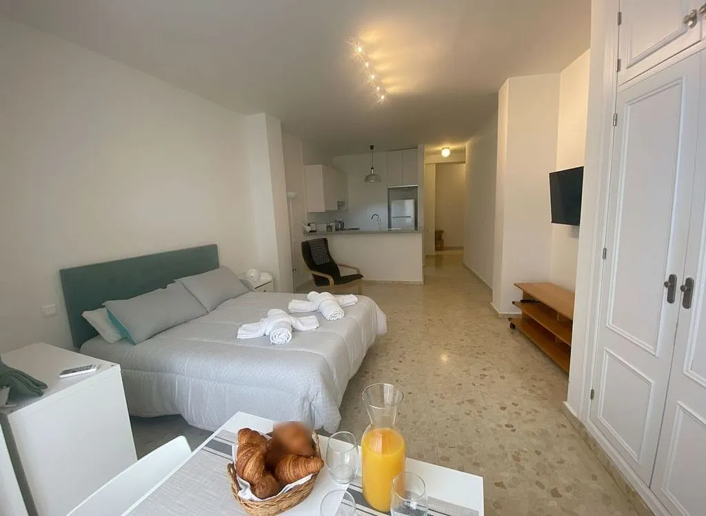 Chambres - Studio with Balcony in Málaga Centre