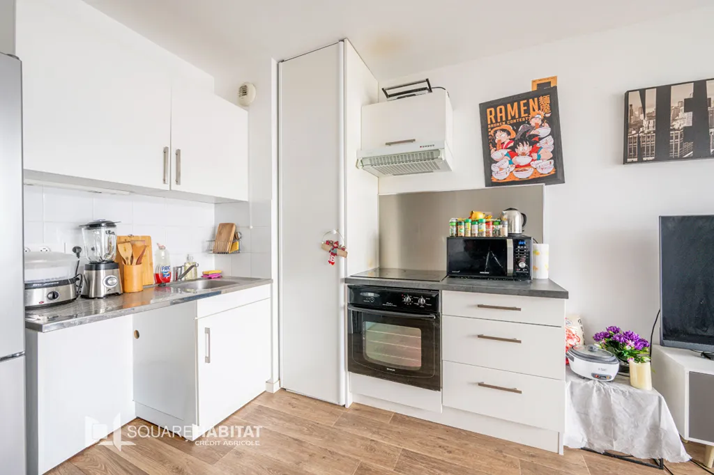 Köök - 2-Bed Apartment with Balcony in Lormont