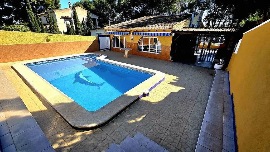 Pool - Chalet with Pool and Terraces in Los Balcones