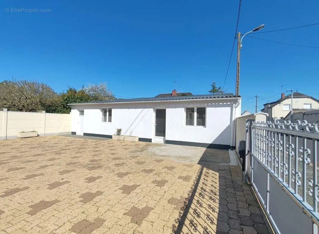 Exterior - House with Independent Flat near Les Ponts-De-Cé