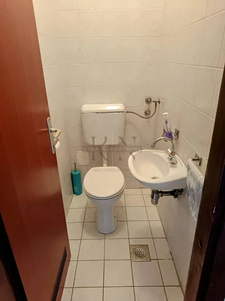 Bathrooms - Spacious Three-Bedroom Flat with Balcony in Stenjevec
