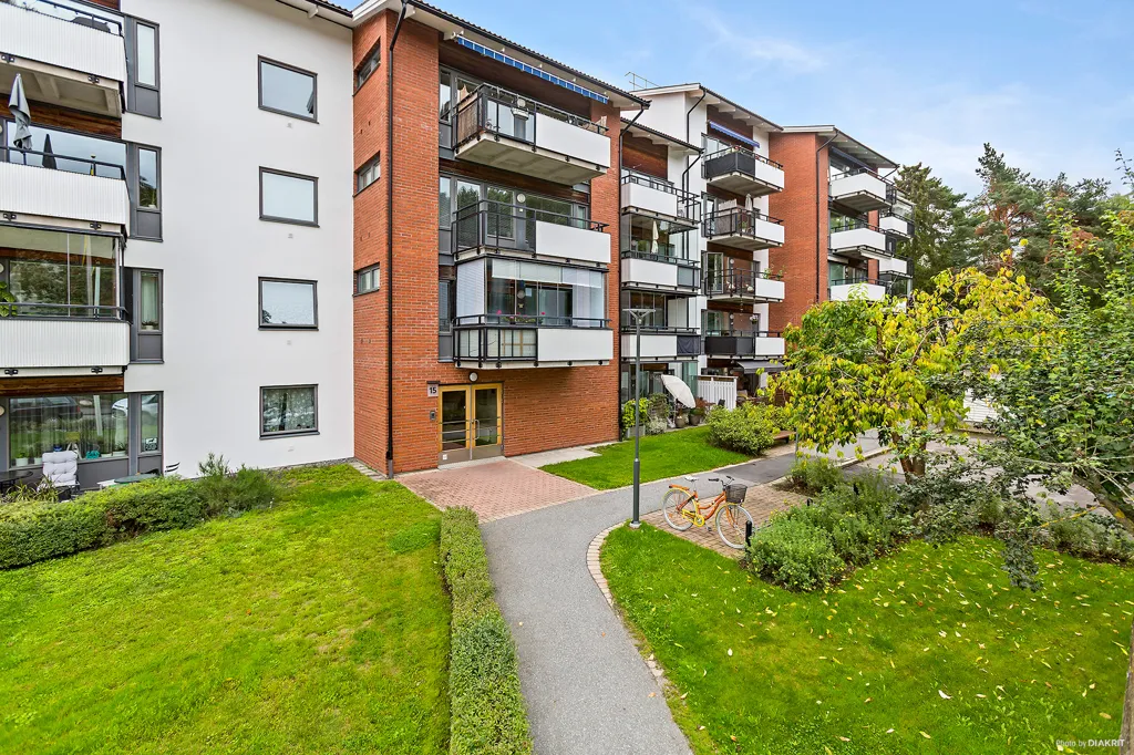 Aed - Modern Flat with Private Parking in Bandhagen