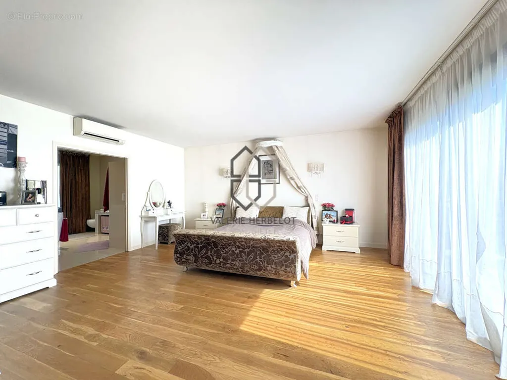 Chambres - Maison Récemment Construite avec Terrasse au Calme