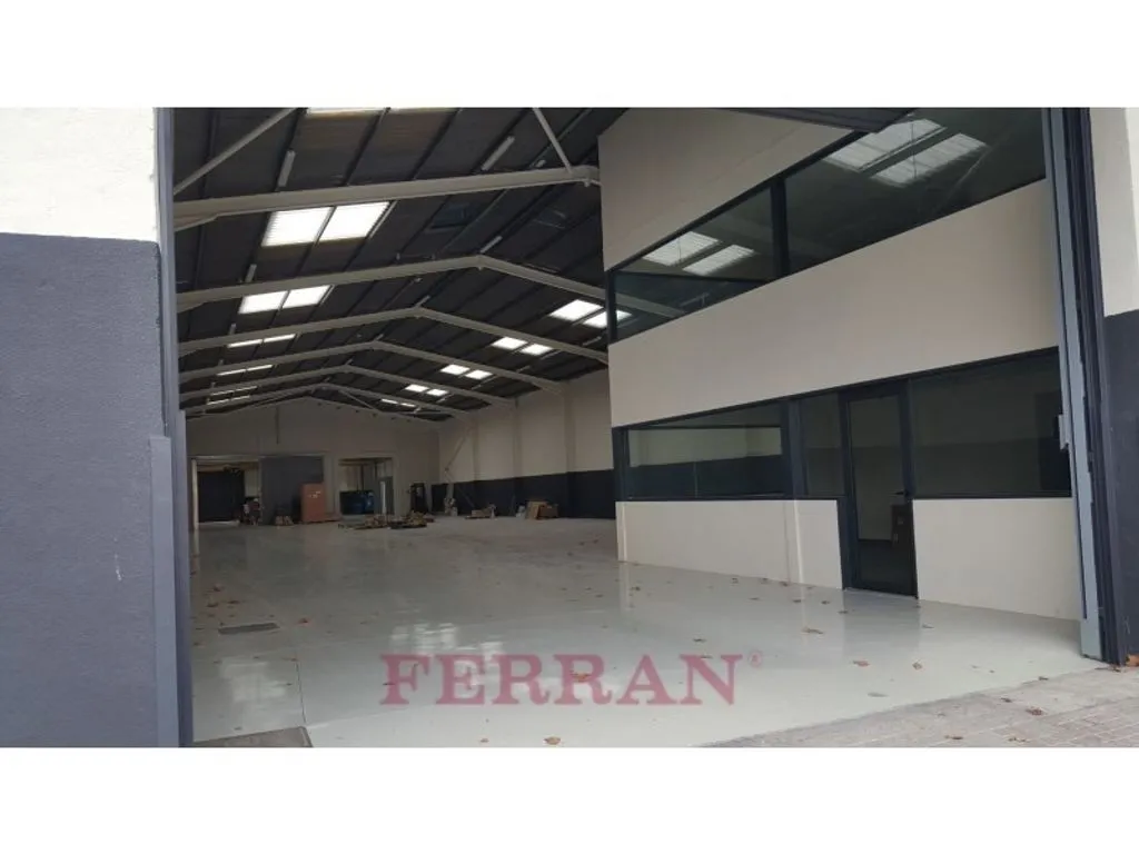 Pièces - Office and Warehouse Complex in Cornellà de Llobregat