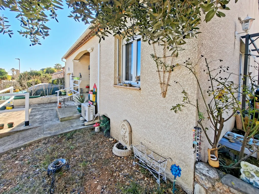 Jardin - Villa de Plain-Pied avec Garage à Maraussan