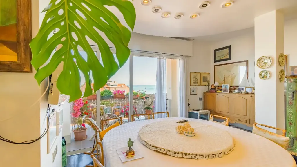 Salle à manger - Penthouse with Sea View in Ceriale