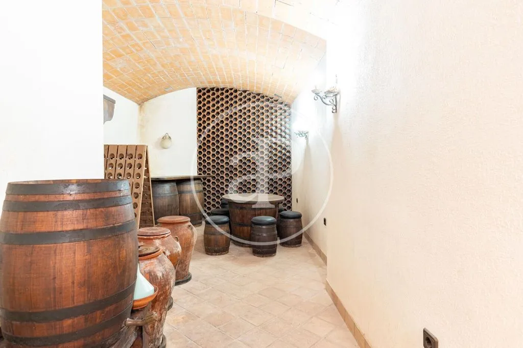Pièces - Luxury Villa with Pool in Sabadell