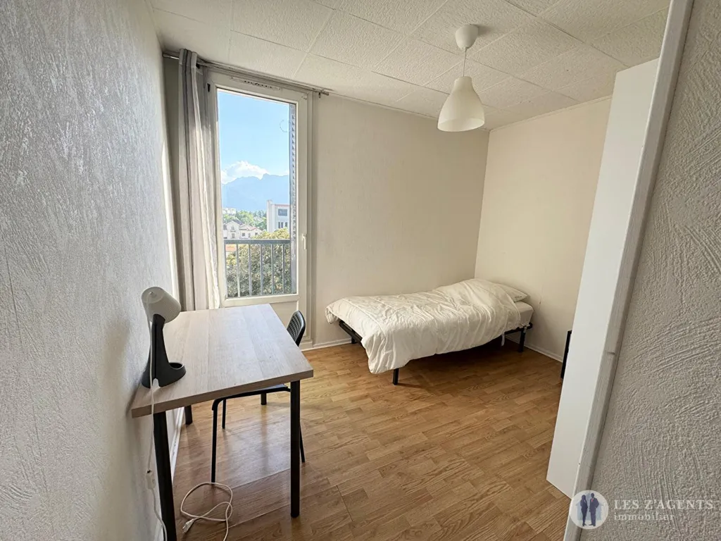 Bedrooms - Meubled 4-Bedroom Apartment with View in Saint-Martin-d'Hères