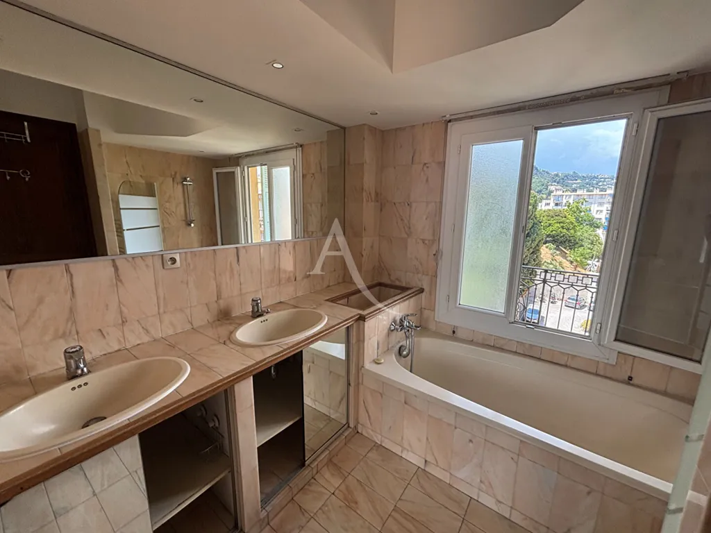 Bagni - 4-Bedroom Apartment with Balconies in Nice