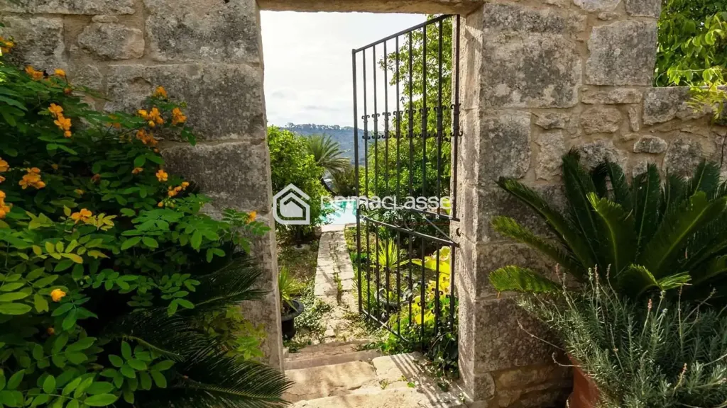 Giardino - Restored Casale with Pool in Modica Sorda