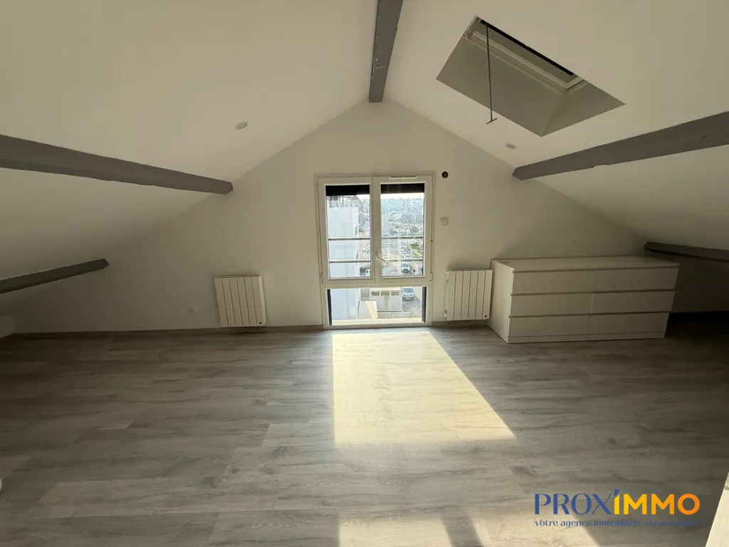 Pièces - Appartement T3 Duplex avec Terrasse au Centre