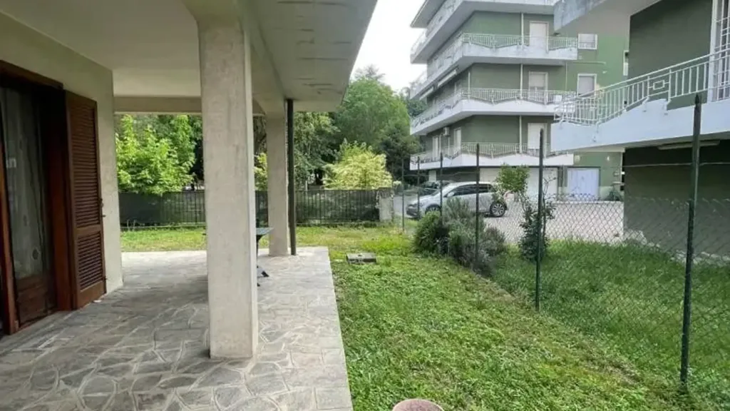 Terrass - Row Villa with Garden in Mede