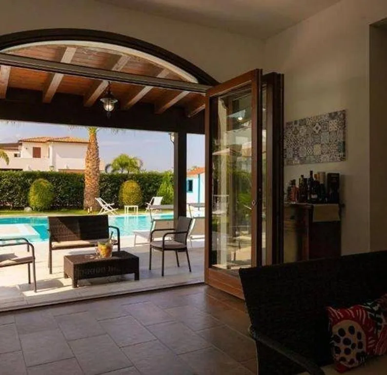 Piscine - Luxury Villa with Pool in Campofelice di Roccella
