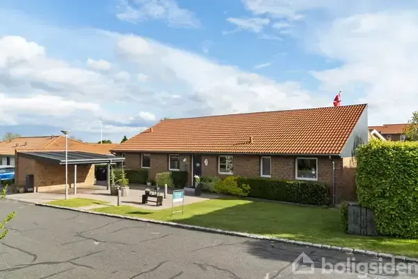 Välivaade - Villa with Well-Maintained Garden in Mårslet