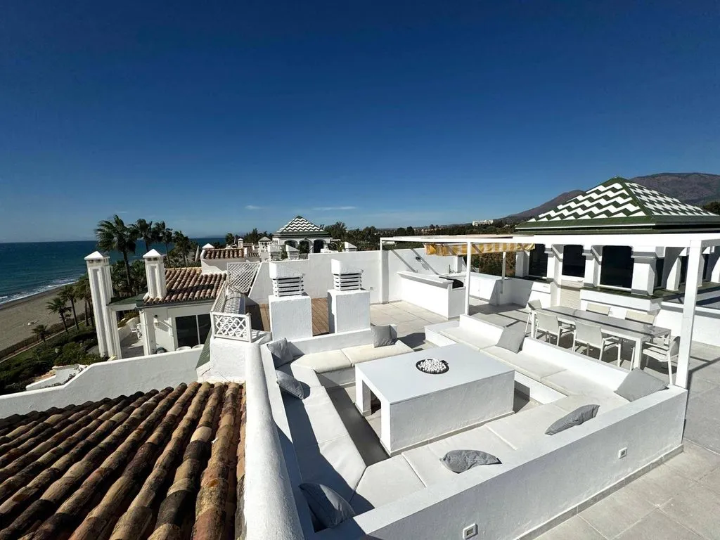 Terrasse - Frontline Duplex Penthouse with Sea View in Estepona