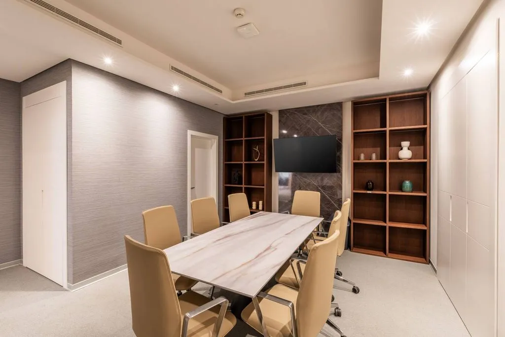 Office - Luxury Beachfront Flat with Pool in Marbella