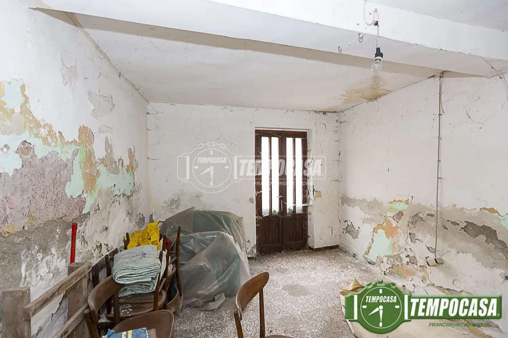 Toad - Rustic Cottages to Renovate in Guardamiglio