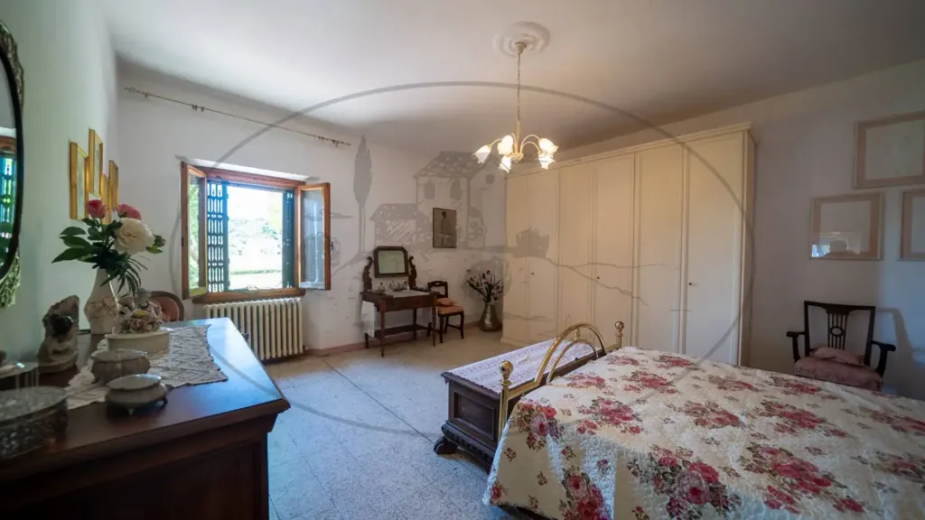 Magamistoad - Rustic Farmhouse with Multiple Uses in Figline Valdarno