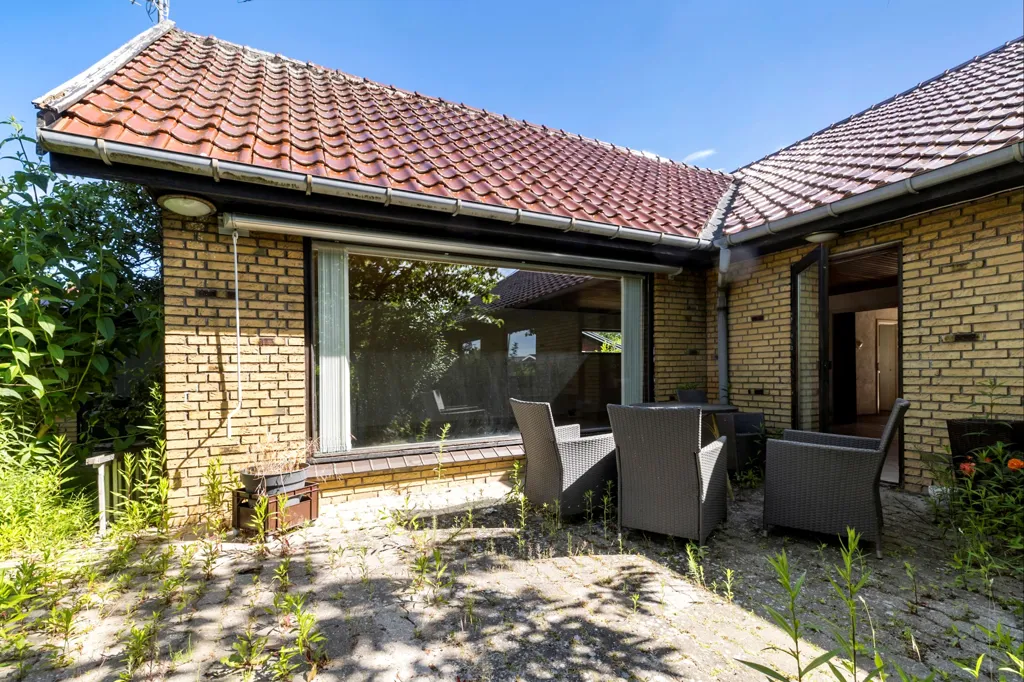 Terrass - Large Villa for Modernisation in Albertslund