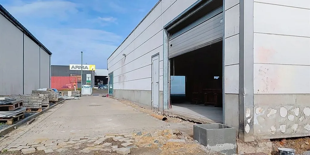 Välivaade - Commercial Space with Parking near Messancy-Arlon