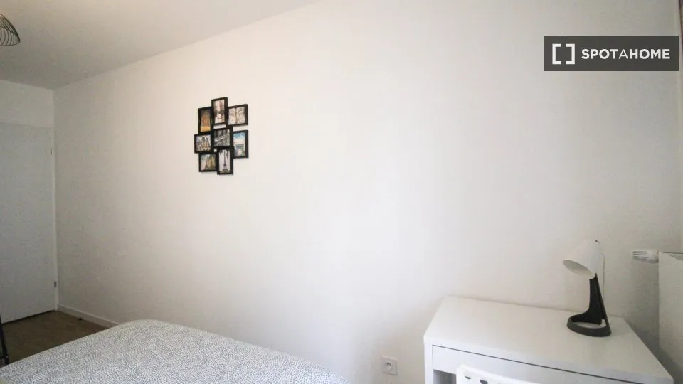 Chambres - Chambre dans Appartement 4 Pièces à République, Paris