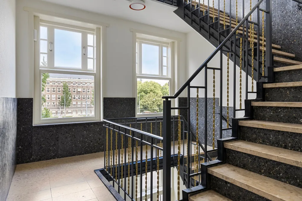 Toad - Corner Apartment with South Facing in Amsterdam